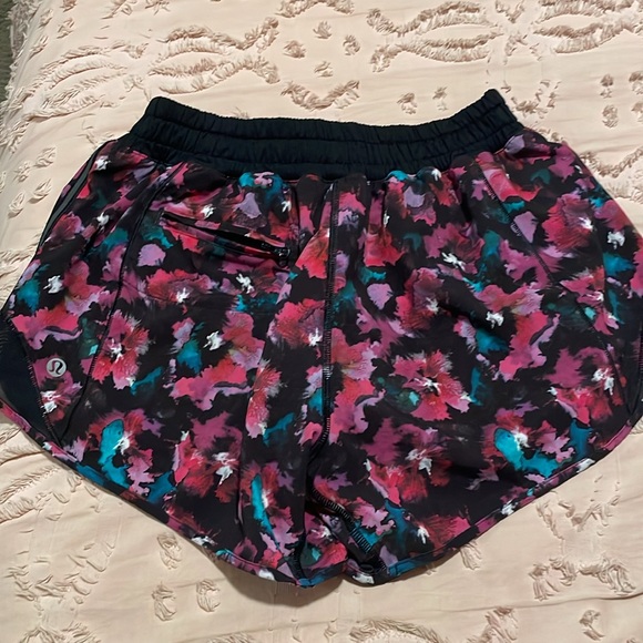 Lululemon shorts - Picture 2 of 4